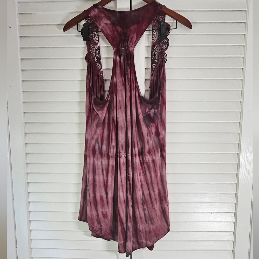 Daytrip Tie-dye Vest - Picture 7 of 9